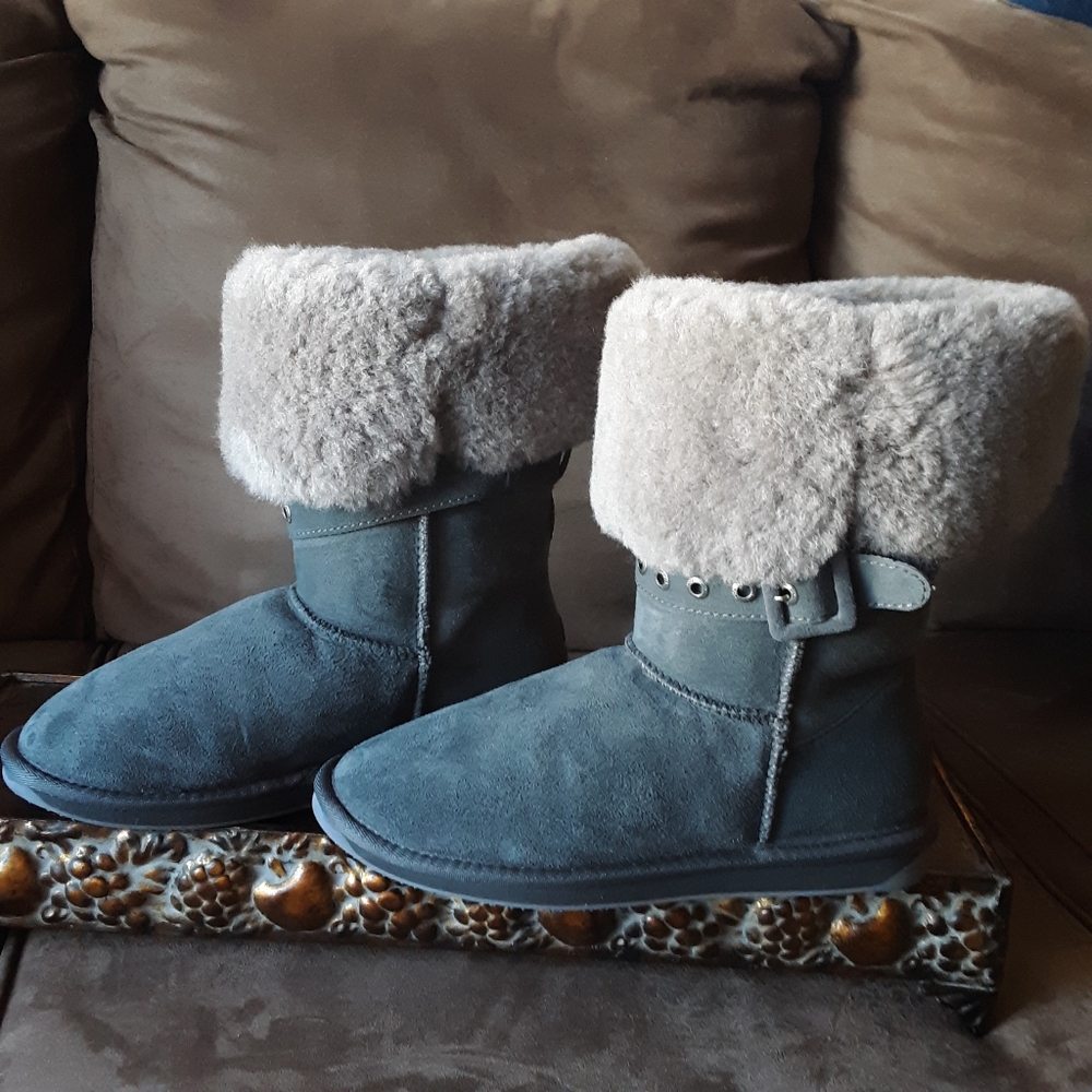 EMU "Mallacoota' Sheepskin Sz.8 Boots NWB Mid-Calf